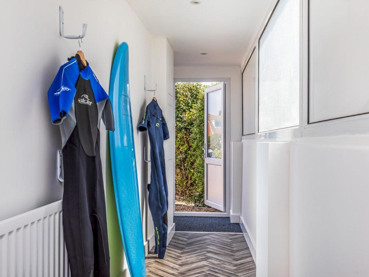 Pass The Keys Charming Chalet A Stones Throw From The Beach Chichester Exteriör bild