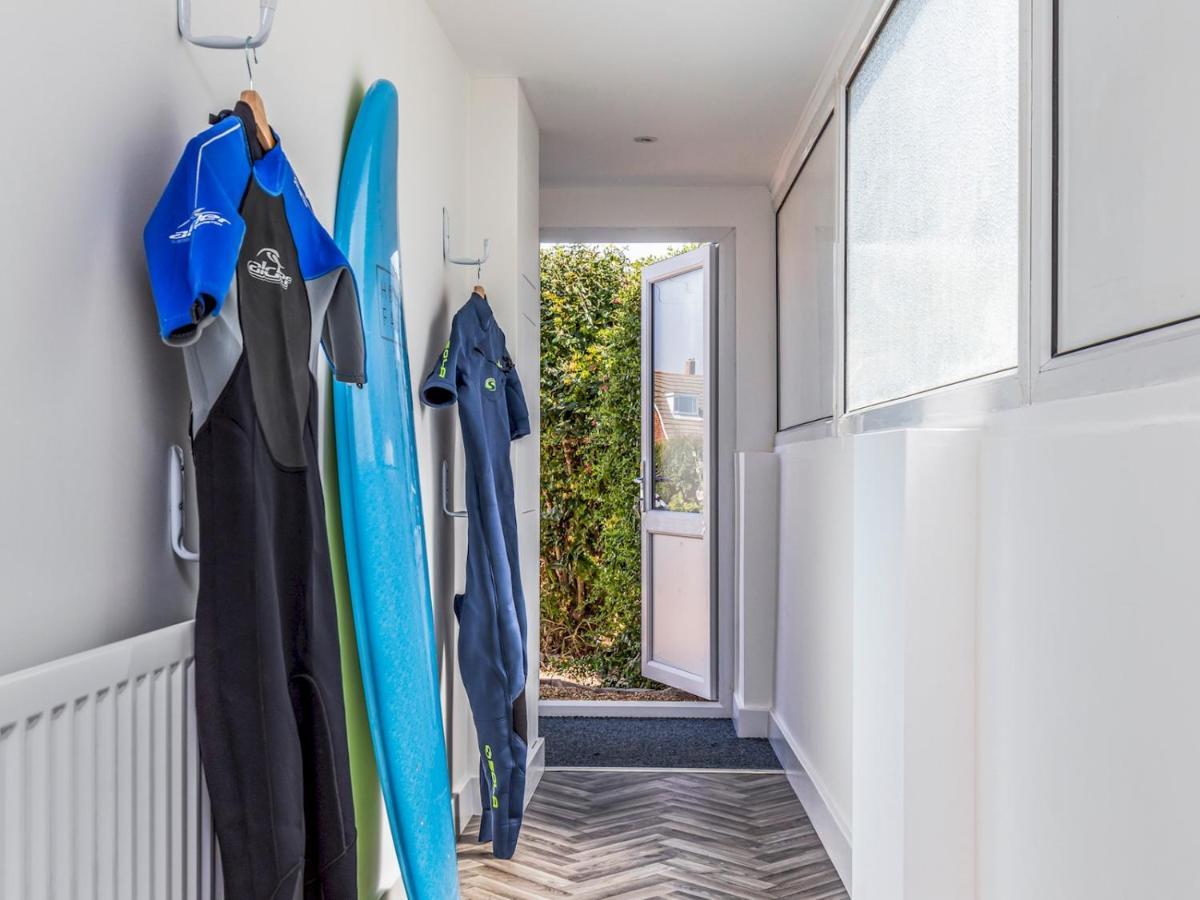Pass The Keys Charming Chalet A Stones Throw From The Beach Chichester Exteriör bild