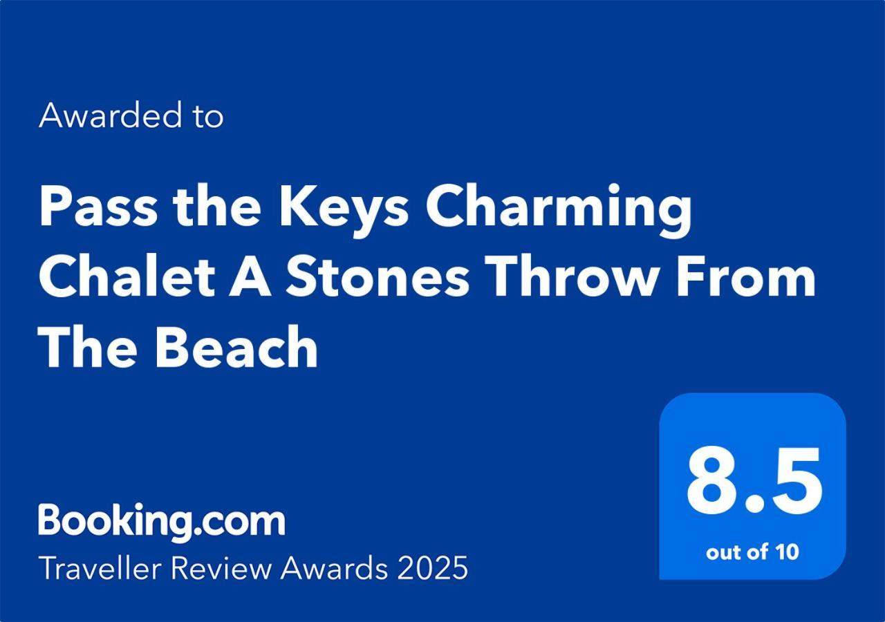 Pass The Keys Charming Chalet A Stones Throw From The Beach Chichester Exteriör bild